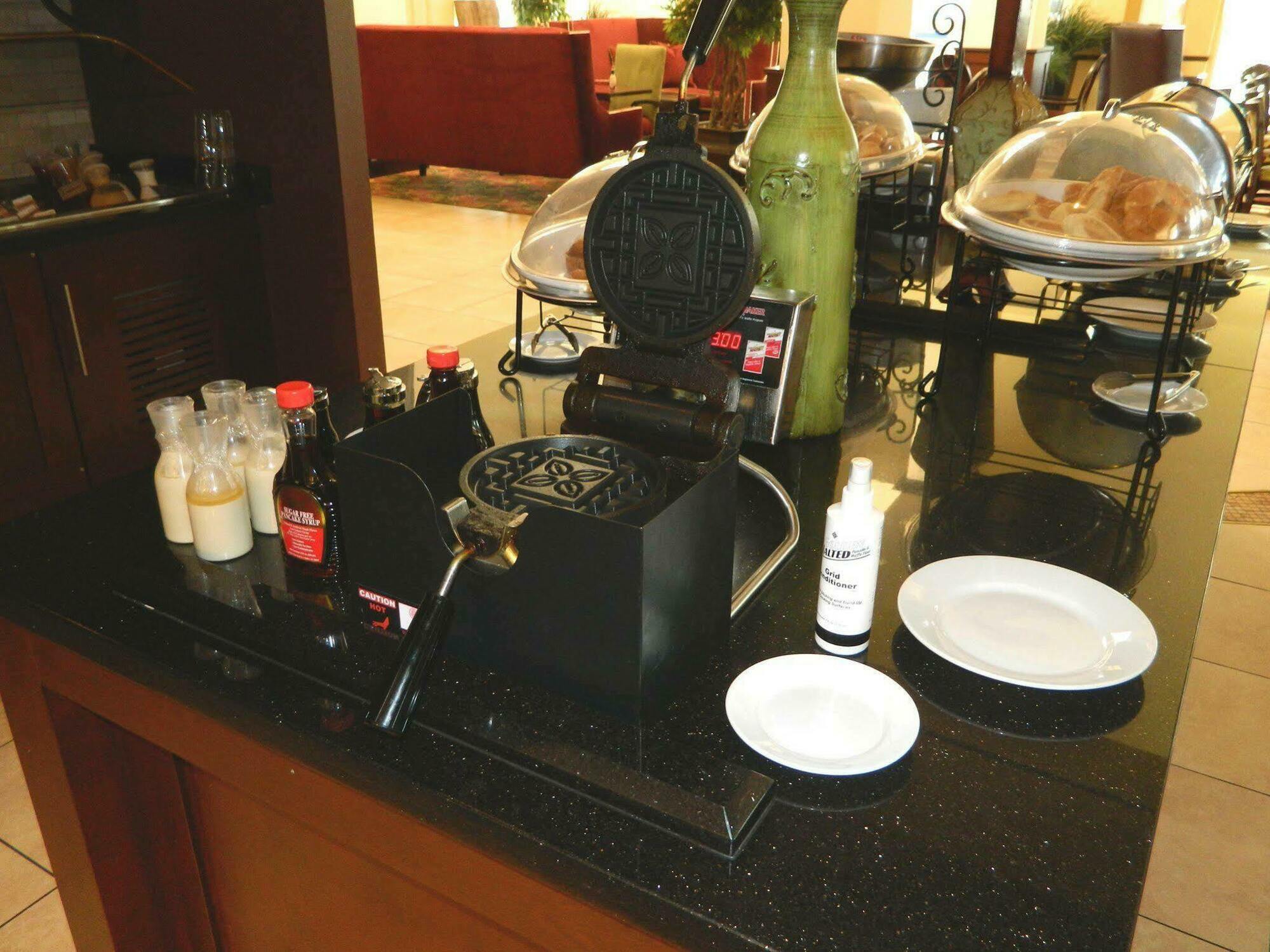 Hilton Garden Inn Odessa Exteriör bild